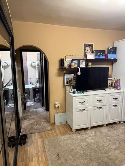 Apartament cu 2 camere semidecomandat în Obor