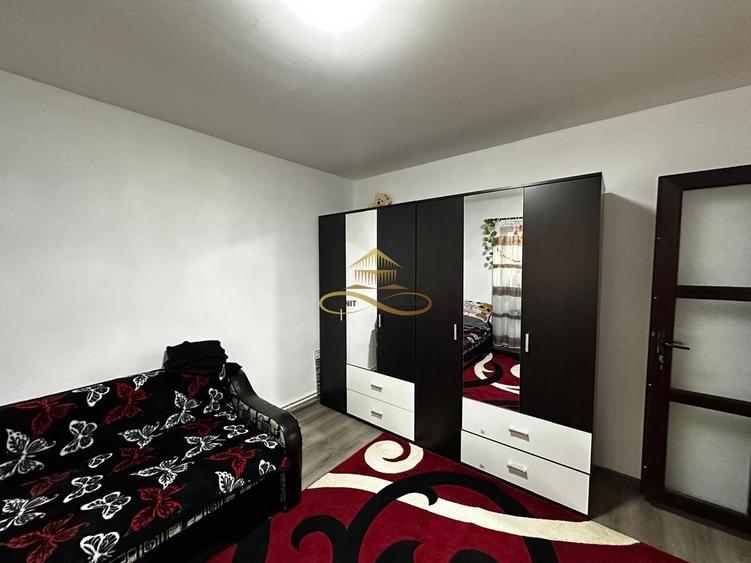 Casă cu 3 camere cu Garaj în Gheorghe Doja