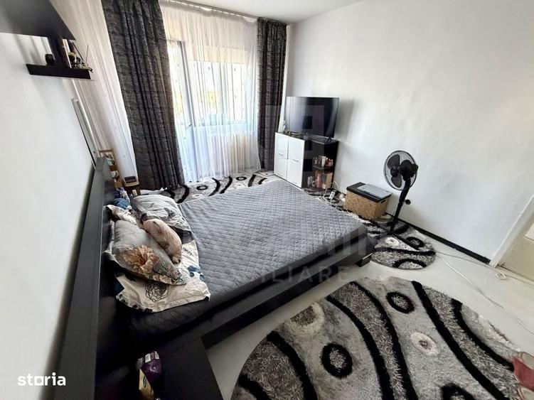 Apartament cu 3 camere semidecomandat în Calea București