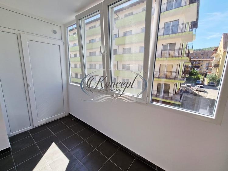 Apartament cu 3 camere semidecomandat, mobilat în Florești