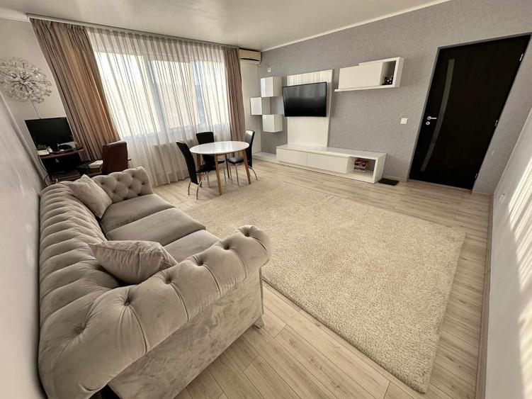 Apartament cu 3 camere decomandat în Bucium
