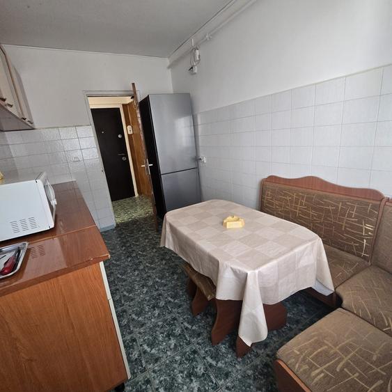 Apartament cu 2 camere decomandat în Capitol