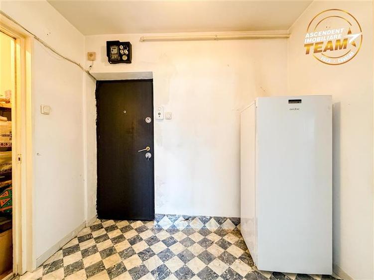 Apartament cu 2 camere nedecomandat, mobilat în Simeria