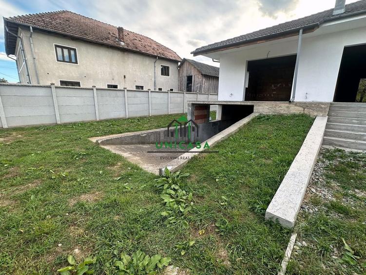 Casă individuală cu 5 camere cu Canalizare în Jiblea Nouă