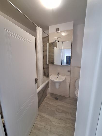 Apartament cu 2 camere semidecomandat în Aradului