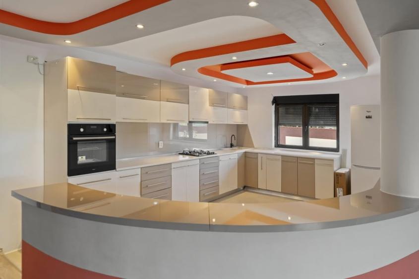 Casă individuală cu 6 camere cu Teren 810 Mp în Dumbrăveni