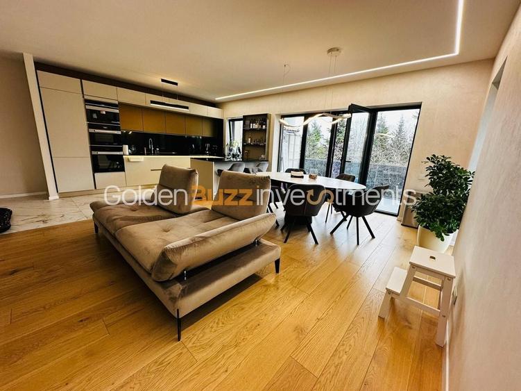 Apartament cu 4 camere decomandat, mobilat în Iancu Nicolae