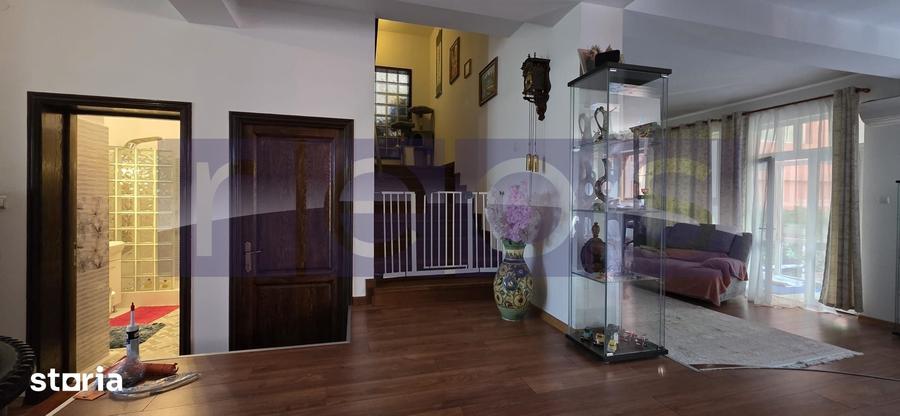 Casă cu 10 camere cu Teren 410 Mp în Pantelimon