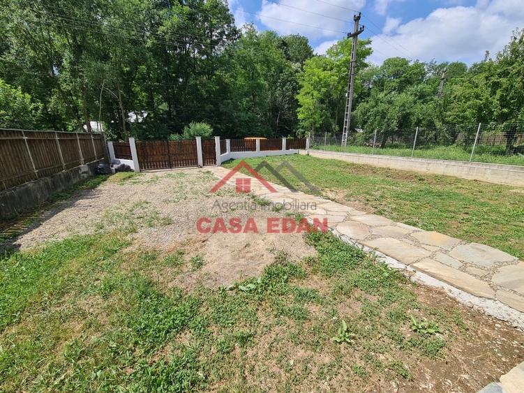 Casă individuală cu 5 camere cu Teren 2142 Mp în Aluniș