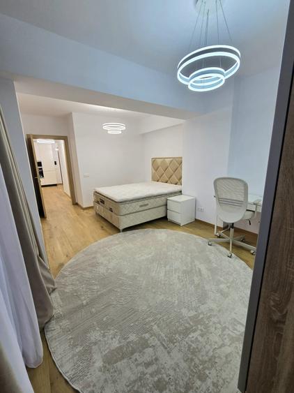 Apartament cu 3 camere semidecomandat, mobilat în Floreasca