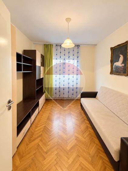Apartament cu 3 camere decomandat în Gemenii