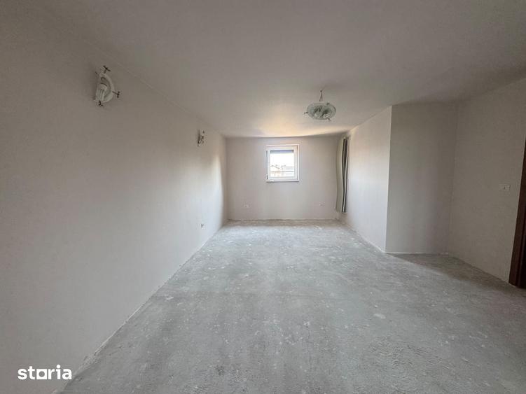 Casă cu 6 camere cu Teren 168 Mp în Central