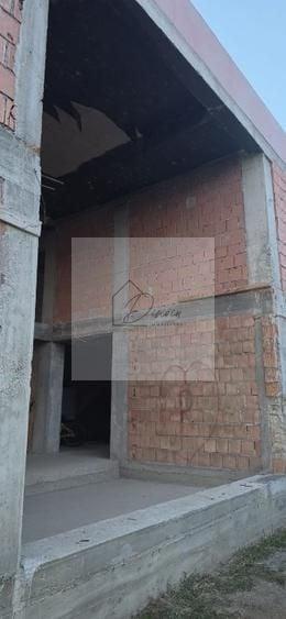Casă individuală cu 6 camere cu Canalizare în Strejnicu