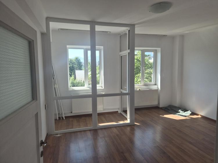 Apartament cu 2 camere decomandat în Hărmanului