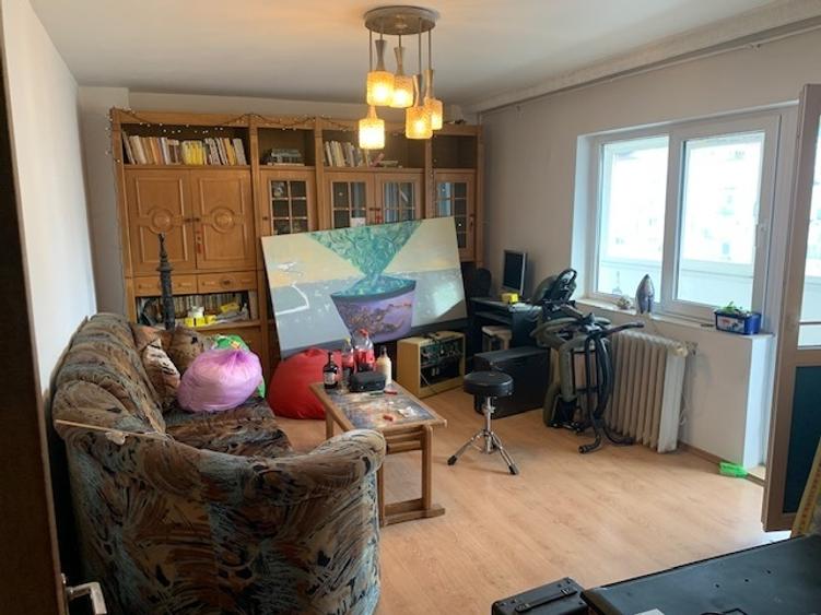 Apartament cu 4 camere decomandat în Lujerului