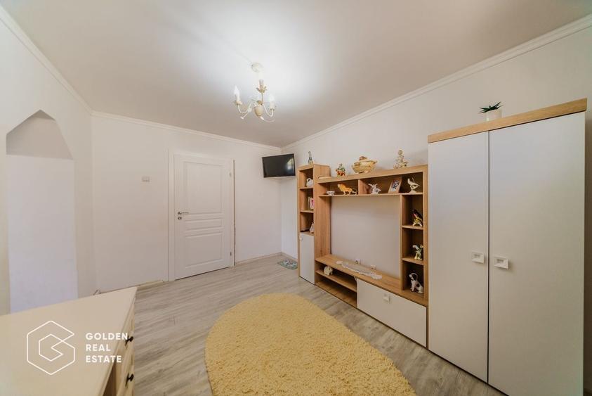 Casă individuală cu 5 camere cu Canalizare în Felnac
