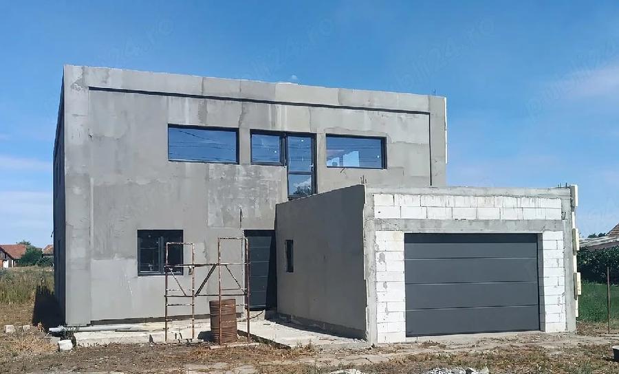 Casă cu 2 camere cu Teren 1600 Mp în Gottlob