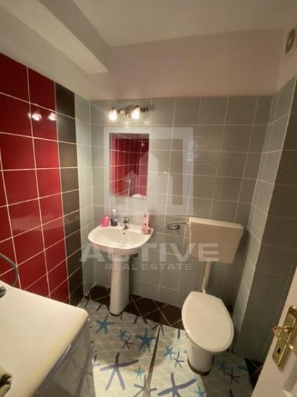 Apartament cu 3 camere semidecomandat, mobilat în Andrei Mureșanu