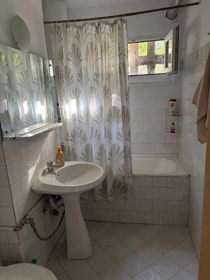 Apartament cu 2 camere semidecomandat, mobilat în Sud