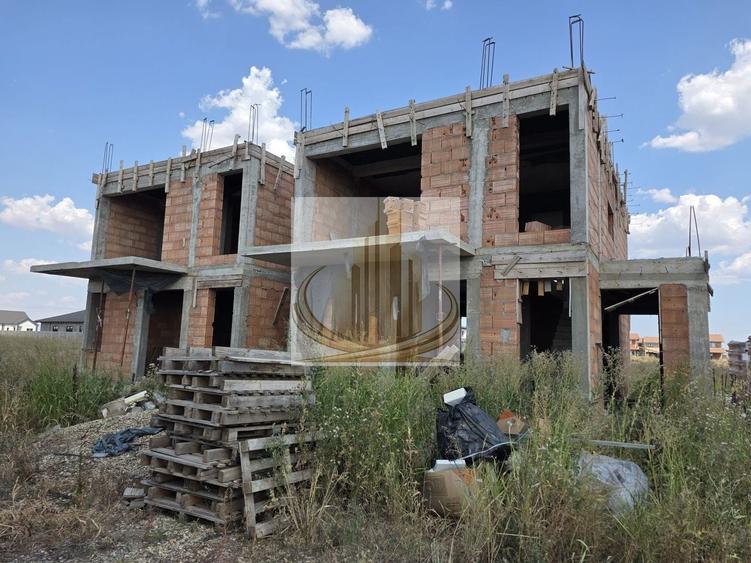 Duplex cu 4 camere cu Canalizare în Săcălaz
