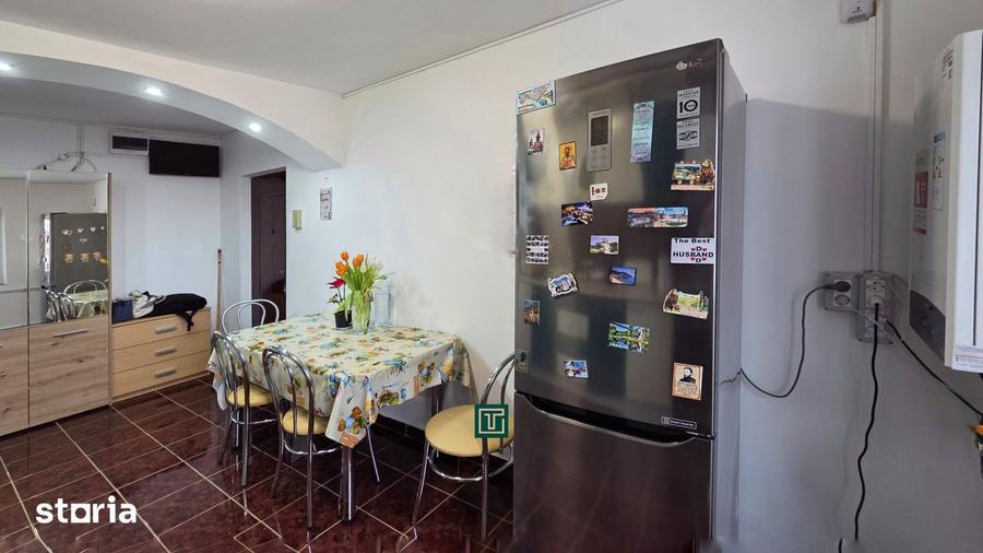Apartament cu 3 camere decomandat, mobilat în Girocului