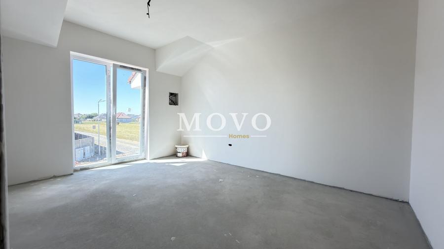Duplex cu 4 camere cu Canalizare în Moșnița Veche