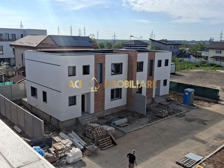 Duplex cu 4 camere cu Canalizare în Theodor Pallady