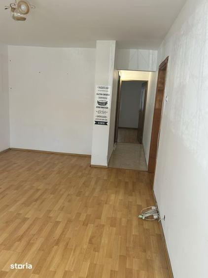 Apartament cu 2 camere semidecomandat în Băneasa