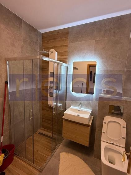 Apartament cu 4 camere decomandat în Herăstrău