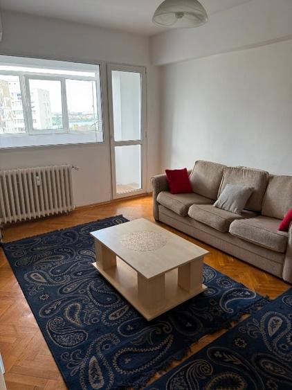 Apartament cu 4 camere decomandat în Pantelimon