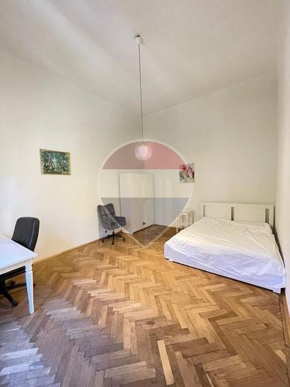 Apartament cu 3 camere decomandat, mobilat în Central