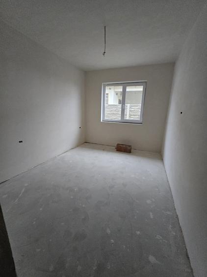 Casă individuală cu 4 camere cu Garaj în Moșnița Nouă