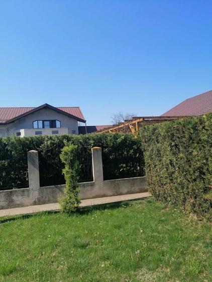 Casă cu 5 camere cu Teren 229 Mp în Periș