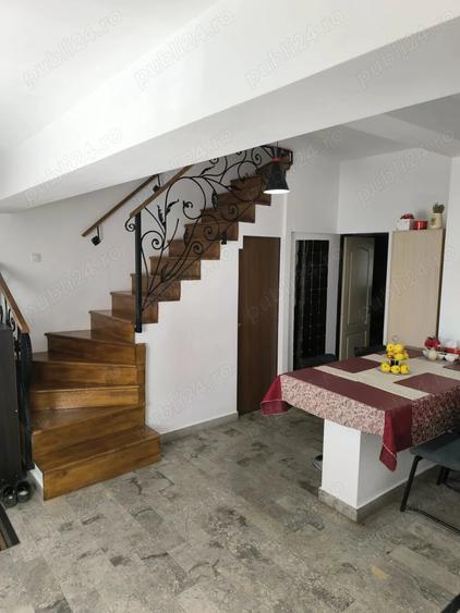 Casă cu 4 camere în Central
