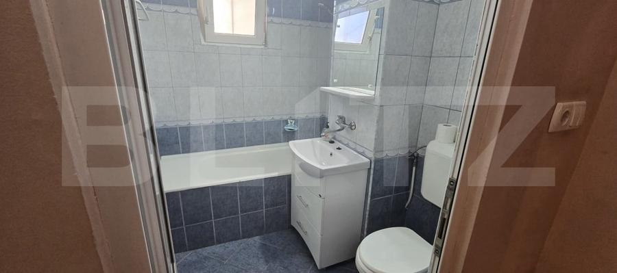Apartament cu 3 camere decomandat, mobilat în Micro 16