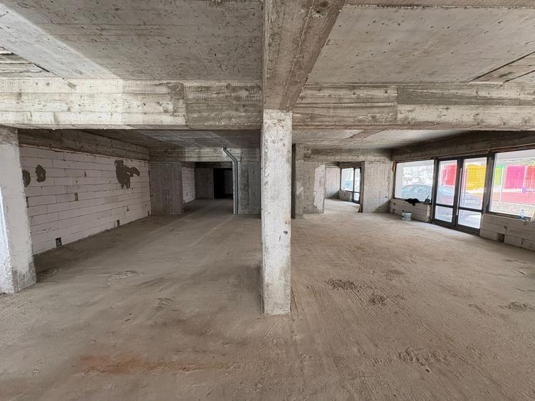Spațiu comercial, de 240 mp, în Berceni