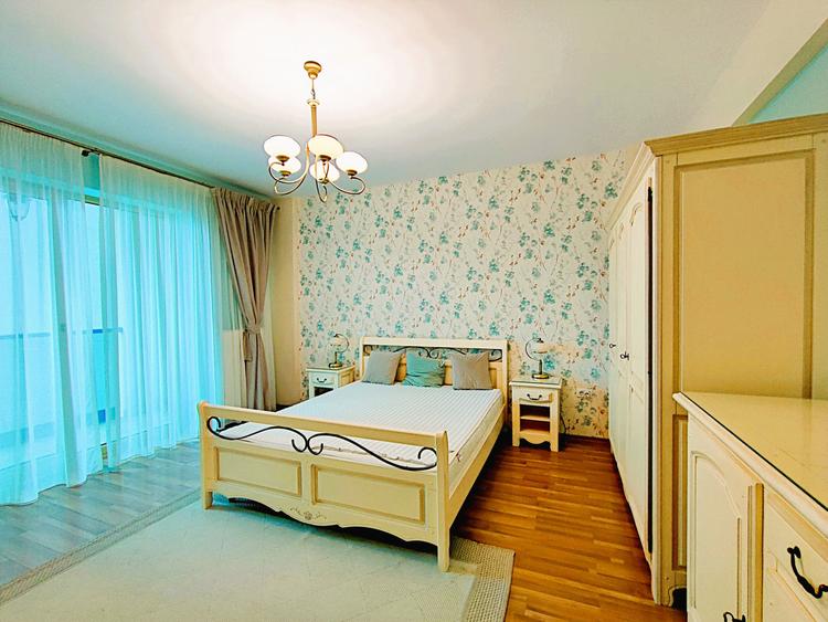 Apartament cu 3 camere decomandat, mobilat în Central