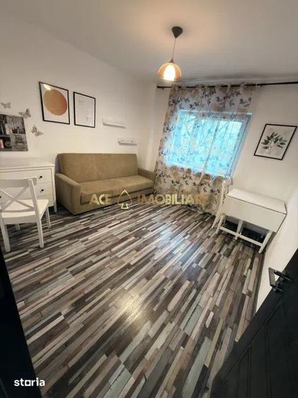 Apartament cu 3 camere, mobilat în Tei
