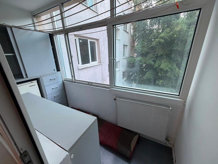 Apartament cu 4 camere decomandat în Titan