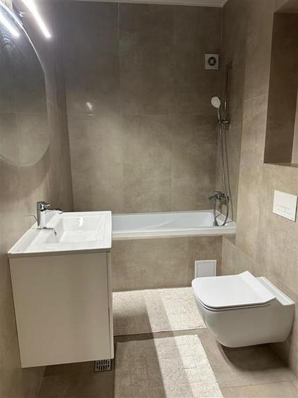Apartament cu 4 camere decomandat, mobilat în Aeroport