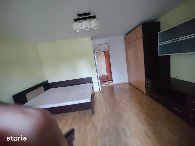 Apartament cu 2 camere semidecomandat în Mircea cel Bătrân