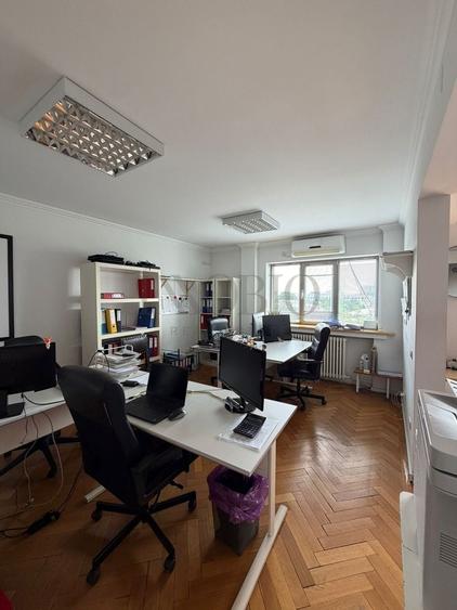 Apartament cu 3 camere decomandat în Calea Victoriei