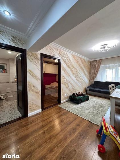 Apartament cu 3 camere decomandat în Ultracentral