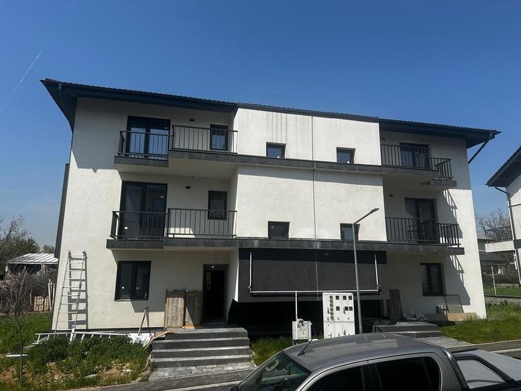 Apartament cu 5 camere decomandat în Bragadiru