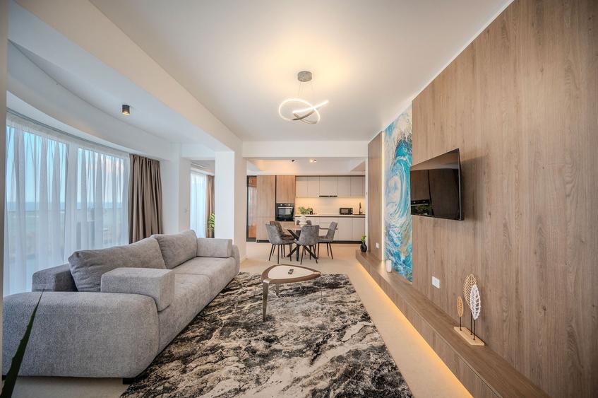 Apartament cu 3 camere decomandat în Mamaia-Sat