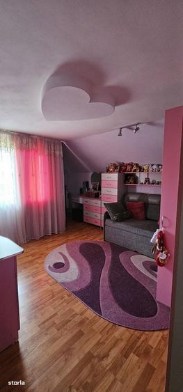 Casă cu 4 camere în Coman