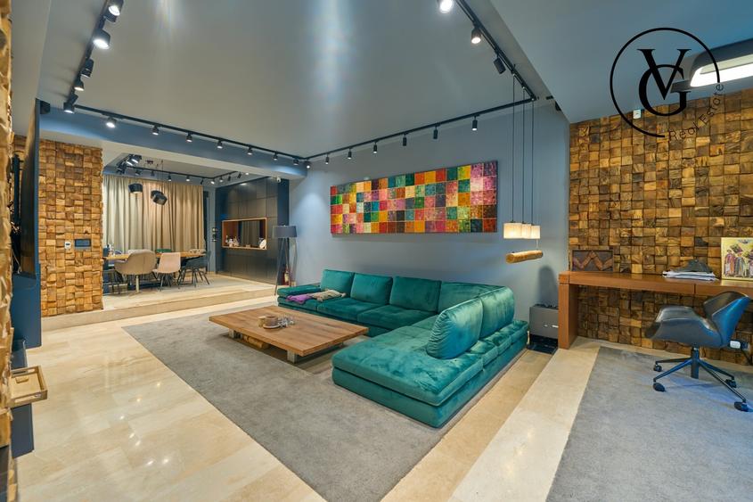 Casă individuală cu 10 camere cu Piscina în Central