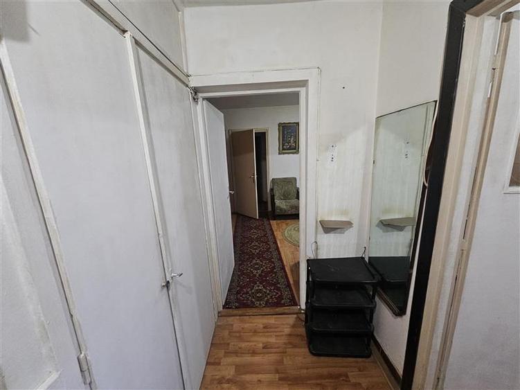 Apartament cu 2 camere semidecomandat în Micro I