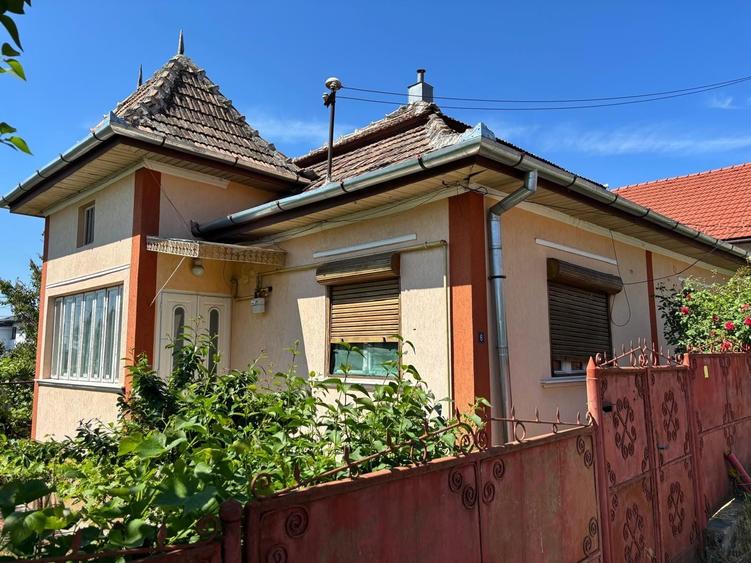 Casă cu 3 camere în Central