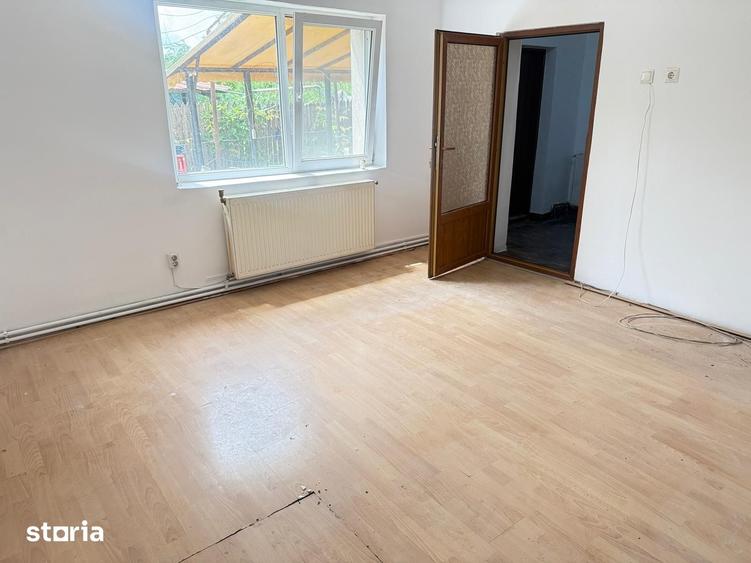 Casă cu 6 camere cu Teren 3500 Mp în Ulmi